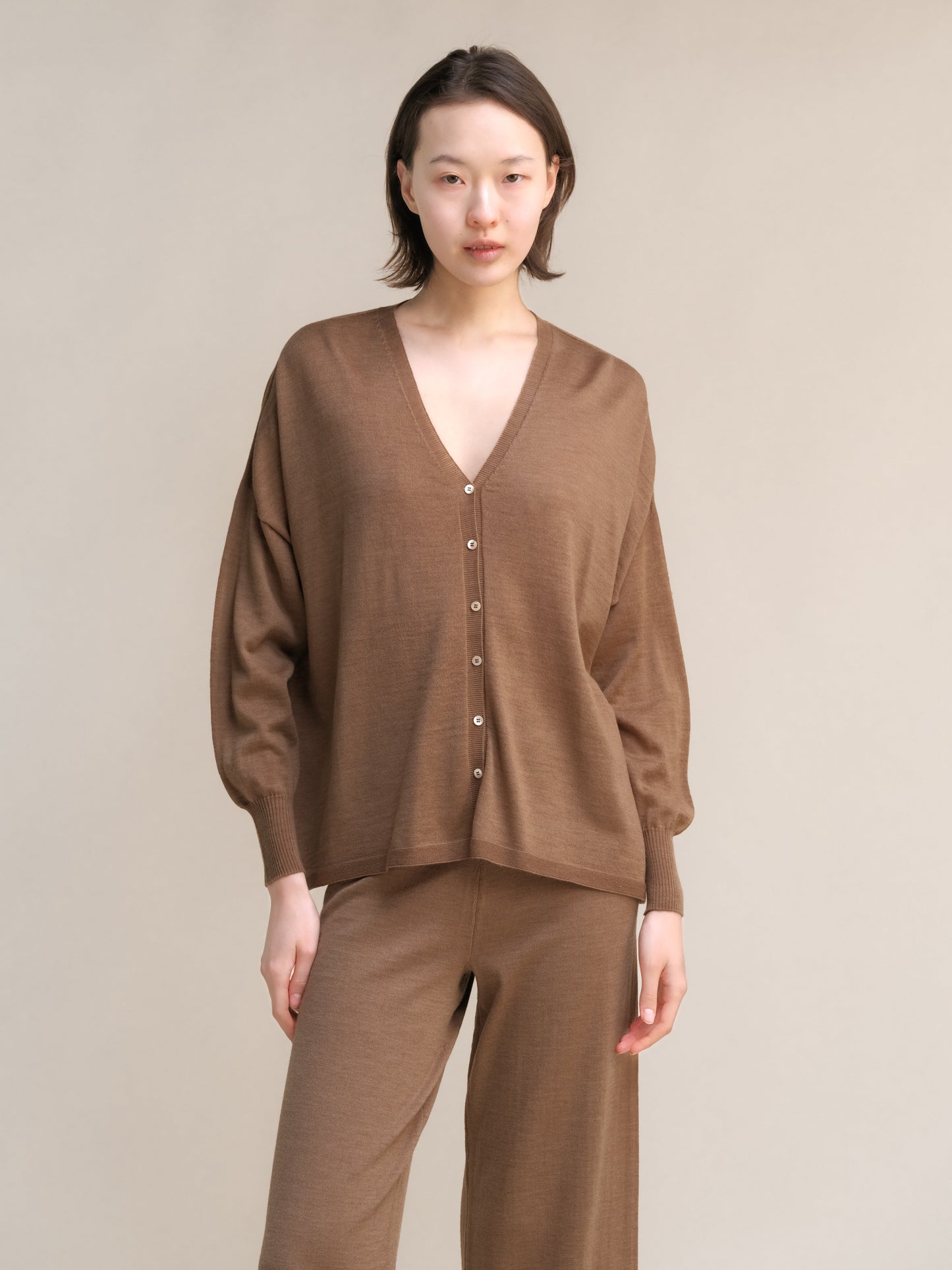 Extra Fine Merino Wool Oversized V-Neck Cardigan
(3D-Knit)