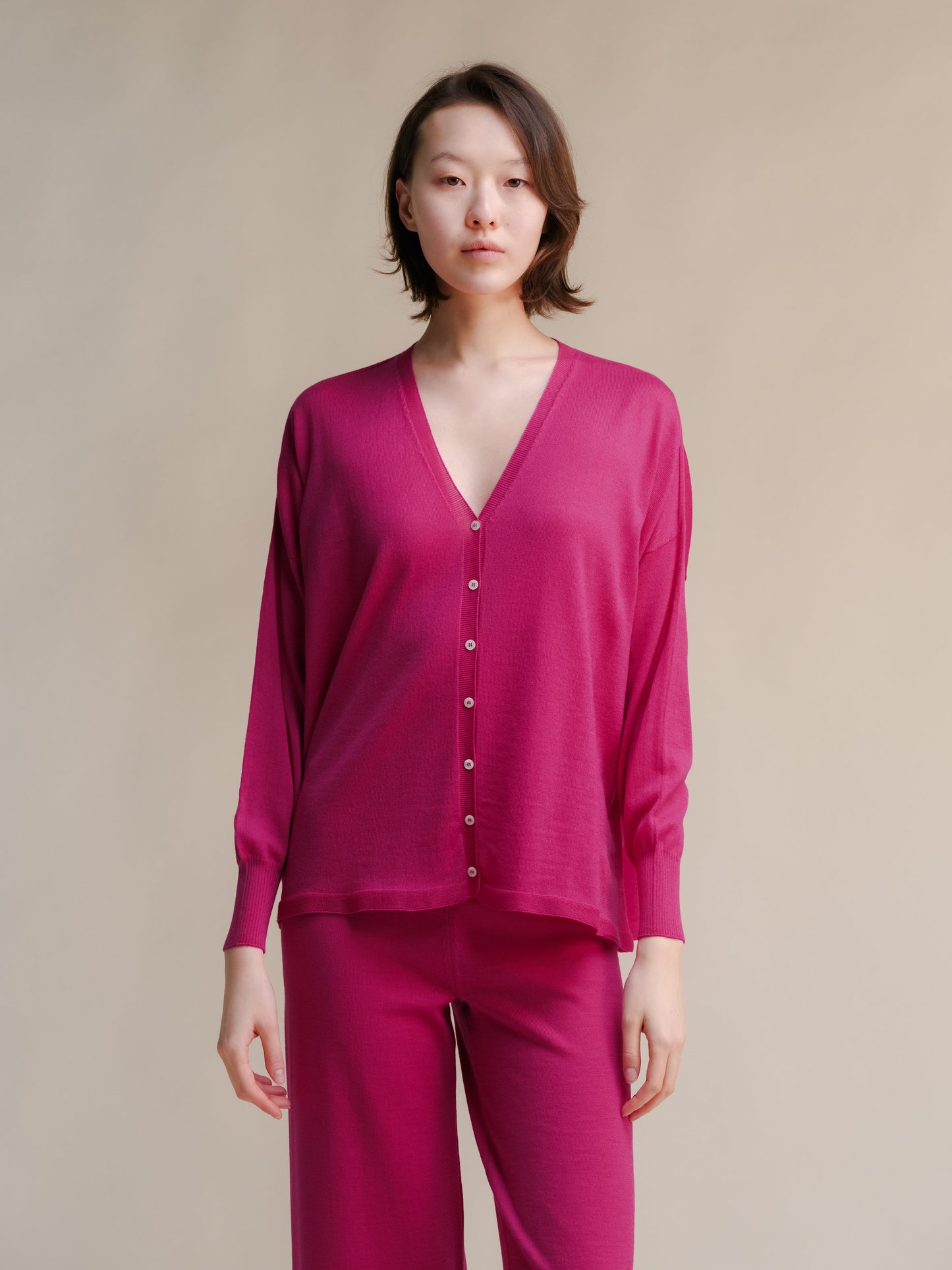 Extra Fine Merino Wool Oversized V-Neck Cardigan
(3D-Knit)