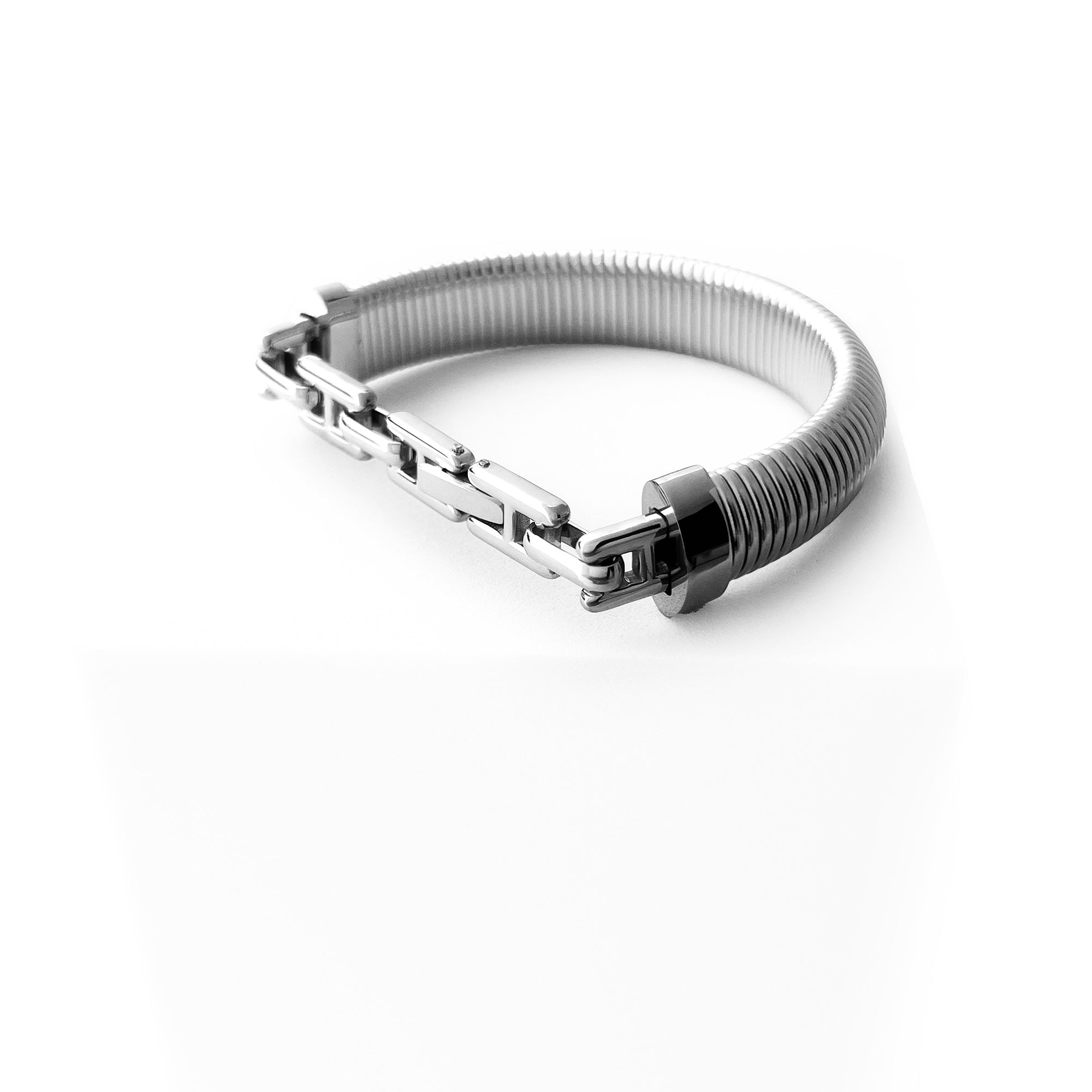 BEHI ALMOND BRACELET